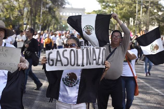 Mexiko: landesweite Proteste gegen Erhöhung der Benzinpreise January 2, 2017 - Mexico - GUADALAJARA, Jal. Proteste nach Erhöhung der Benzinpreise  - ZUMAu78_ 20170102_zaf_u78_034