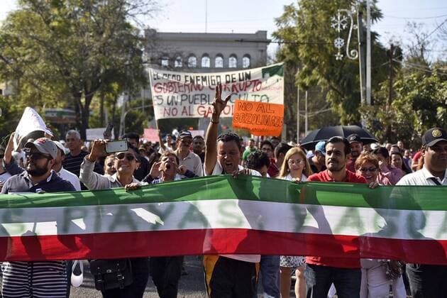 Mexiko: landesweite Proteste gegen Erhöhung der Benzinpreise January 2, 2017 - Mexico - GUADALAJARA, Jal. Proteste nach Erhöhung der Benzinpreise  - ZUMAu78_ 20170102_zaf_u78_035