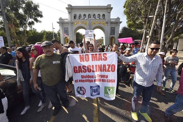 Mexiko: landesweite Proteste gegen Erhöhung der Benzinpreise January 2, 2017 - Mexico - GUADALAJARA, Jal. Proteste nach Erhöhung der Benzinpreise  - ZUMAu78_ 20170102_zaf_u78_036