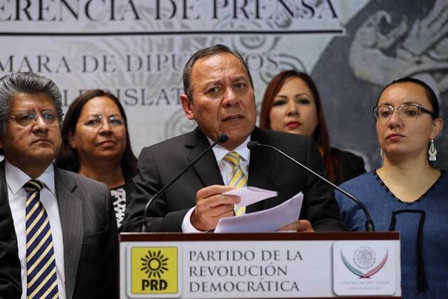 Mexiko: PK zu landesweiten Protesten gegen Erhöhung der Benzinpreise January 3, 2017 - Mexico - PRD, Francisco Martinez Neri, Jesus Zambrano  - ZUMAu78_ 20170103_zaf_u78_044