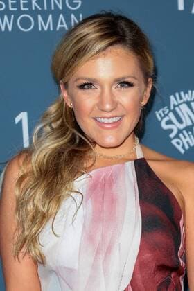 Jessica Lowe bei der It s Always Sunny in Philadelphia (Staffel 12) und Man Seeking Woman (Staffel 3) Serien Premiere am 3.01.2017 in Los Angeles FXX s It s Always Sunny in Philadelphia Season 12 and Man Seeking Woman Season 3 Premiere in Los Angeles, 2017 