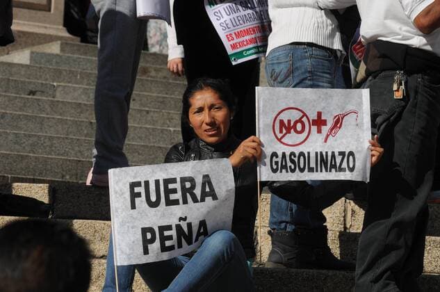 Proteste in Mexiko wegen gestiegener Benzinpreise January 5, 2017 - Mexico - EUM20170105NAC17.JPG CIUDAD DE MEXICO.- ProtestProtestaCDMX.- Aspecto de las movilizaciones en Paseo de la Reforma de esta capital en protesta por el aumento a la gasolina, el jueves 5 de enero de 2017. Foto: Agencia EL UNIVERSALEEG. Mexico  - ZUMAu78_ 20170105_zaf_u78_039