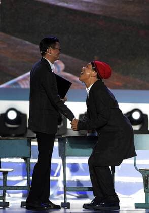 SANYA, Jan. 5, 2017 -- Jack Ma (L) performs a short play during the awarding ceremony of the Jack Ma Rural Teachers Award in Sanya, a tourism resort in south China s Hainan Province, on Jan. 5, 2017. The event was held on Thursday, with 100 rural teachers winning the award of 100,000 yuan (14,522 U.S. dollars) respectively. ) (wf) CHINA-SANYA-JACK MA-RURAL TEACHERS AWARD (CN) YangxGuanyu 
