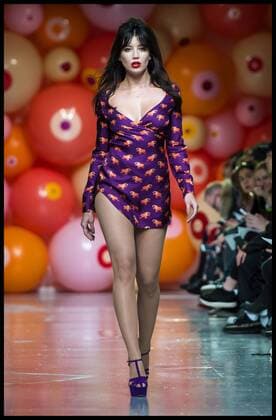 . 07 01 2017. London, United Kingdom. Model Daisy Lowe walks the catwalk at London Men s Fashion Week. London Fashion Week Men s 2017, Katy Eary at BFC Show Space on The Strand, London, UK.  xBenxStevensx xi-Imagesx IIM-14121-0009