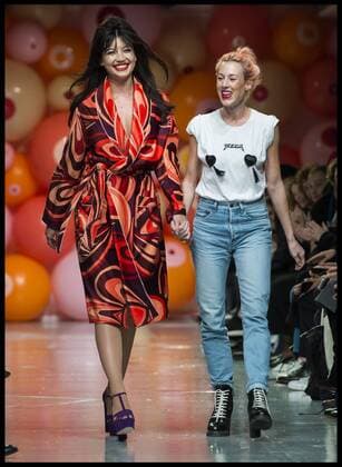 . 07 01 2017. London, United Kingdom. Model Daisy Lowe walks the catwalk with designer Katy Eary at London Men s Fashion Week. London Fashion Week Men s 2017, Katy Eary at BFC Show Space on The Strand, London, UK.  xBenxStevensx xi-Imagesx IIM-14121-0018