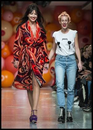 . 07 01 2017. London, United Kingdom. Model Daisy Lowe walks the catwalk with designer Katy Eary at London Men s Fashion Week. London Fashion Week Men s 2017, Katy Eary at BFC Show Space on The Strand, London, UK.  xBenxStevensx xi-Imagesx IIM-14121-0019