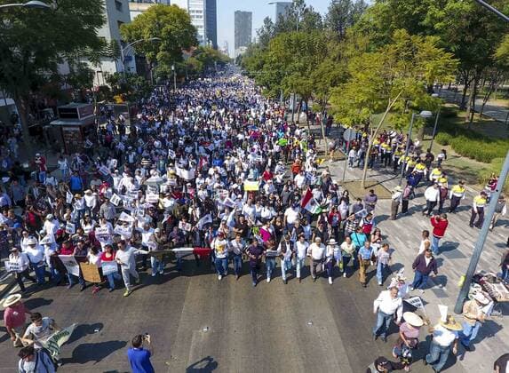 January 7, 2017 - Mexico - EUM20170107NAC47.JPG.CIUDAD DE MEXICO ProtestManifestacion-CDMX.- El padre Alejandro Solalinde en las manifestaciones en esta capital contra los aumentos en el precio de la gasolina, 7 de enero de 2016. Foto: Agencia EL UNIVERSALGerman GarciaJMA Mexico  - ZUMAu78_ 20170107_zaf_u78_073