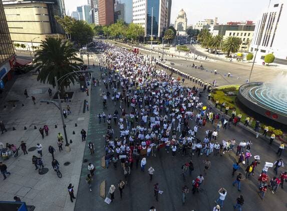 January 7, 2017 - Mexico - EUM20170107NAC46.JPG.CIUDAD DE MEXICO ProtestManifestacion-CDMX.- El padre Alejandro Solalinde en las manifestaciones en esta capital contra los aumentos en el precio de la gasolina, 7 de enero de 2016. Foto: Agencia EL UNIVERSALGerman GarciaJMA Mexico  - ZUMAu78_ 20170107_zaf_u78_074