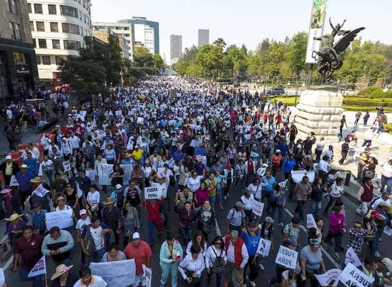 January 7, 2017 - Mexico - EUM20170107NAC48.JPG.CIUDAD DE MEXICO ProtestManifestacion-CDMX.- El padre Alejandro Solalinde en las manifestaciones en esta capital contra los aumentos en el precio de la gasolina, 7 de enero de 2016. Foto: Agencia EL UNIVERSALGerman GarciaJMA Mexico  - ZUMAu78_ 20170107_zaf_u78_075