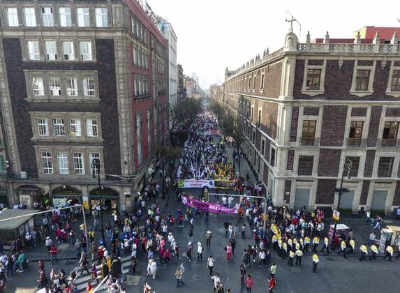 January 7, 2017 - Mexico - EUM20170107NAC51.JPG.CIUDAD DE MEXICO ProtestManifestacion-CDMX.- El padre Alejandro Solalinde en las manifestaciones en esta capital contra los aumentos en el precio de la gasolina, 7 de enero de 2016. Foto: Agencia EL UNIVERSALGerman GarciaJMA Mexico  - ZUMAu78_ 20170107_zaf_u78_078