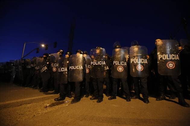 January 7, 2017 - Rosarito, Baja California, Mexico - Tijuana Baja California, Mexico, January 7th, 2017: Protesters are met by police presence in Rosarito. A large police force stood their ground. Rosarito Mexico - ZUMAs44_ 20170107_zaf_s44_022