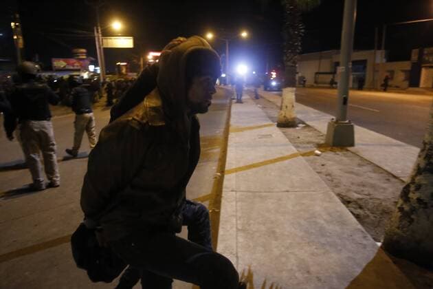 January 7, 2017 - Rosarito, Baja California, Mexico - Tijuana Baja California, Mexico, January 7th, 2017: Protesters are met by police presence in Rosarito. Police charged the protestors, many were arrested. Rosarito Mexico - ZUMAs44_ 20170107_zaf_s44_041