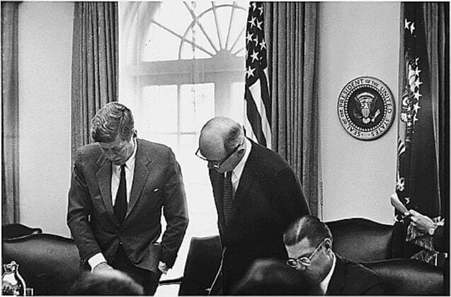 October 29, 1962 - Washington, District of Columbia, United States of America - Meeting of the Executive Committee of the National Security Council to discuss the Cuban Missile Crisis in the Cabinet Room at the in Washington, DC on October 29, 1962. Left to right: United States President John F. Kennedy, US Secretary of State Dean Rusk, US Secretary of Defense Robert S. McNamara. .Credit: via CNP Washington United States of America - ZUMAs152 19621029_zaa_s152_001