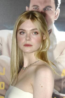 Elle Fanning LIVE BY NIGHT FILM PREMIERE Hollywood Patrick Rideaux PicturePerfect