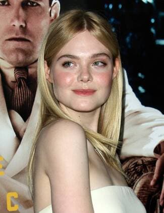 January 9, 2017 - Los Angeles, CA, United States - 9 January 2017 - Los Angeles, California - Elle Fanning. Live By Night World Premiere held at the TCL Chinese Theatre. Photo Credit: AdMedia Los Angeles United States - ZUMAa123 20170109_zaa_a123_229