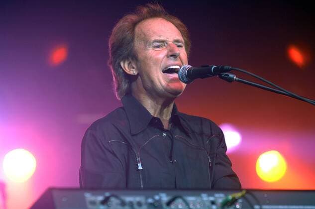 Sep 28, 2007 - Fayetteville, NC, USA - Singer GARY WRIGHT performs live as his 2007 tour makes a stop at the Crown Arena located in Fayetteville. - ZUMAm78_ 20070928_jab_m78_924