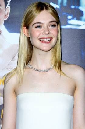 Elle Fanning bei der Premiere des Kinofilms Live by Night im TCL Chinese Theatre, Hollywood. Los Angeles, 09.01.2017 Foto:xD.xBedrosianx xFuturexImage