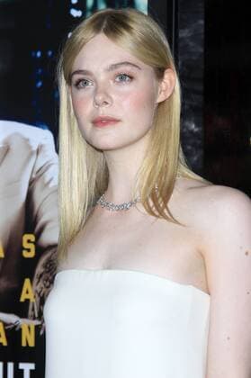 Elle Fanning bei der Premiere des Kinofilms Live by Night im TCL Chinese Theatre, Hollywood. Los Angeles, 09.01.2017 Foto:xD.xBedrosianx xFuturexImage