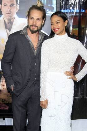 Zoe Saldana mit Ehemann Marco Perego bei der Premiere des Kinofilms Live by Night im TCL Chinese Theatre, Hollywood. Los Angeles, 09.01.2017 Foto:xD.xBedrosianx xFuturexImage
