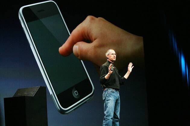 Jan 09, 2007; San Francisco, CA, USA; Apple Computer Inc. Chief Executive Officer STEVE JOBS introduces the iPhone, a mobile phone based on its best- selling iPod device, and changed the company s name to Apple Inc. at Macworld 2007 in San Francisco, California. Mandatory - ZUMAk45_ 20070109_kri_k45_034