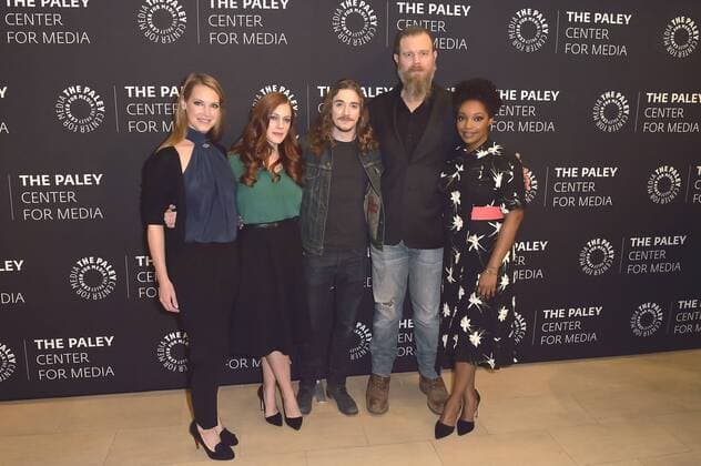 Francie Swift, Gillian Alexy, Kyle Gallner, Ryan Hurst und Christina Jackson bei der Season 2 Premiere der WGN America TV-Serie Outsiders im Paley Center for Media. Beverly Hills, 10.01.2017 Foto:xD.xStarbuckx xFuturexImage