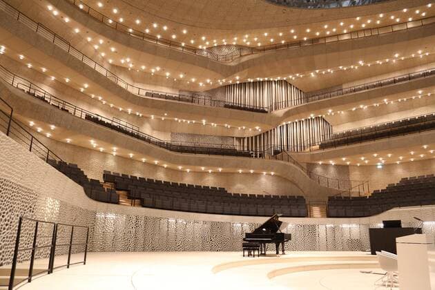 Konzertsaal, Elbphilharmonie, Hamburg, Deutschland, Europa Copyright: imageBROKER/MichaelxPasdzior iblmpa04454611.jpg