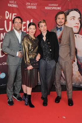 Bilder des Tages Jan Josef Liefers, Hannah Herzsprung, Adele Haenel, Lars Eidinger Ankunft, roter Teppich zur Berlin Premiere DIE BLUMEN VON GESTERN im Kino International in Berlin, am 11.01.2017