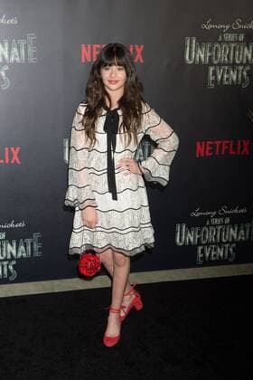Malina Weissman arrives on the red carpet at the Netflix s premiere of A Series of Unfortunate Events on January 11, 2017 in New York City.  NYP20170111823 BRYANxR.xSMITH