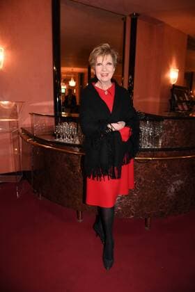 Carolin Reiber Premiere Ein Mann fürs Grobe Komoedie im Bayerischen Hof Theater München 11. Januar 2017
