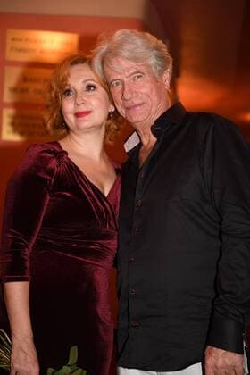 Jürgen Prochnow mit Ehefrau Verena Wengler Premiere Ein Mann fürs Grobe Komoedie im Bayerischen Hof Theater München 11. Januar 2017