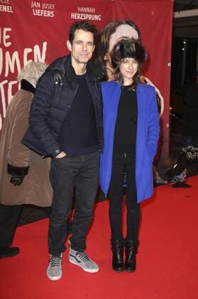 Tom Tykwer mit Ehefrau Marie Steinmann bei der Premiere des Kinofilms Die Blumen von gestern im Kino International. Berlin, 11.01.2017 Foto:xS.xGabschx xFuturexImage