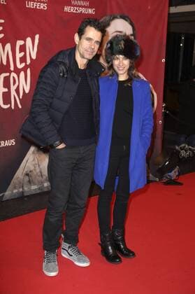 Tom Tykwer mit Ehefrau Marie Steinmann bei der Premiere des Kinofilms Die Blumen von gestern im Kino International. Berlin, 11.01.2017 Foto:xS.xGabschx xFuturexImage