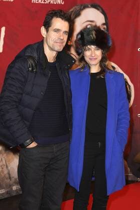 Tom Tykwer mit Ehefrau Marie Steinmann bei der Premiere des Kinofilms Die Blumen von gestern im Kino International. Berlin, 11.01.2017 Foto:xS.xGabschx xFuturexImage