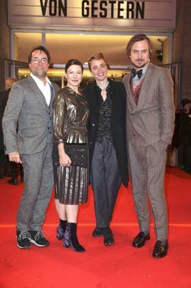 Jan Josef Liefers, Hannah Herzsprung, Adele Haenel und Lars Eidinger bei der Premiere des Kinofilms Die Blumen von gestern im Kino International. Berlin, 11.01.2017 Foto:xS.xGabschx xFuturexImage