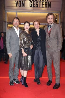 Jan Josef Liefers, Hannah Herzsprung, Adele Haenel und Lars Eidinger bei der Premiere des Kinofilms Die Blumen von gestern im Kino International. Berlin, 11.01.2017 Foto:xS.xGabschx xFuturexImage