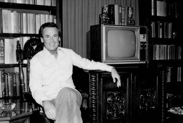 Beverly Hills, California, U.S. - BOB BARKER at home in the 1960 s. - ZUMAg49_ 20070423_gaf_g49_187