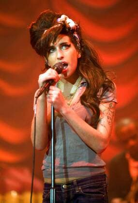 Nov. 24, 2007 - London, Greater London, United Kingdom - K55686.Amy Winehouse-Live Concert-Brixton Academy, Brixton, London, United Kingdom 11-23-2007. AMANDA ROSE- - 2007.AMY WINEHOUSE - ZUMAg49_ 20071124_gaf_g49_023
