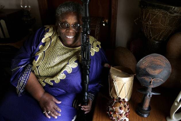 Nov 08, 2006; Chula Vista, CA, USA; Professional storyteller ANNJENNETTE McFARLIN, in her home in Chula Vista. She is the founder of the Black Storytellers of San Diego and is helping to organize the annual National Association of Black Storytellers convention, which will be held in San Diego Nov. 15-19. Mandatory  - ZUMAr264 20061108_kri_s44_071