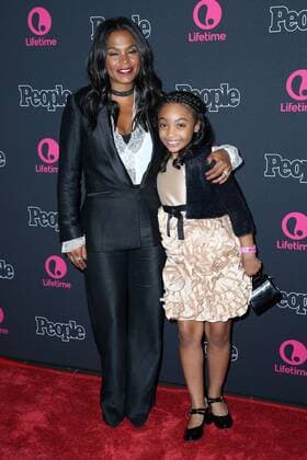 LOS ANGELES - DEC 13: Nia Long, Sanai Victoria at the Beaches Los Angeles Premiere at Regal LA Live on December 13, 2017 in Los Angeles, CA  Copyright: xHPAx xIPAx