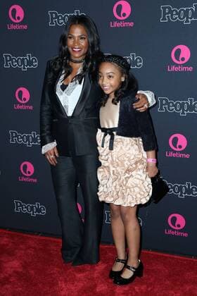 LOS ANGELES - DEC 13: Nia Long, Sanai Victoria at the Beaches Los Angeles Premiere at Regal LA Live on December 13, 2017 in Los Angeles, CA  Copyright: xHPAx xIPAx