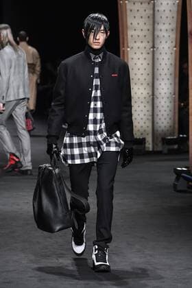 Milan Men s Fashion Week Fall Winter 2017 2018 - VERSACE fashionshow Pictured: model  Copyright: xRiccardoxGiordanoxSickix xIPAx