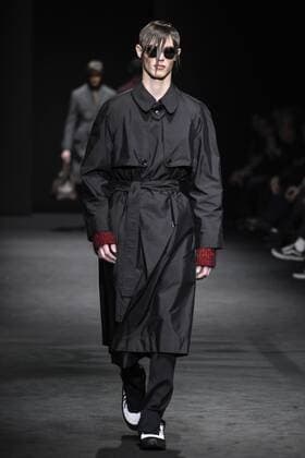 Milan Men s Fashion Week Fall Winter 2017 2018 - VERSACE fashionshow Pictured: model  Copyright: xRiccardoxGiordanoxSickix xIPAx