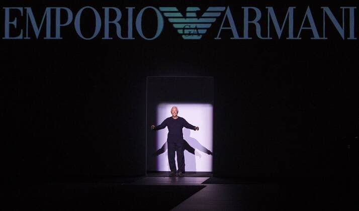 MILAN, Designer Giorgio Armani greets the audience after the presentation of Fall Winter 2017 18 menswear collection of Emporio Armani during Milan Fashion Week in Milan, Italy, on Jan. 14, 2017. ) (zf) ITALY-MILAN-FASHION WEEK-MEN-EMPORIO ARMANI JinxYu 
