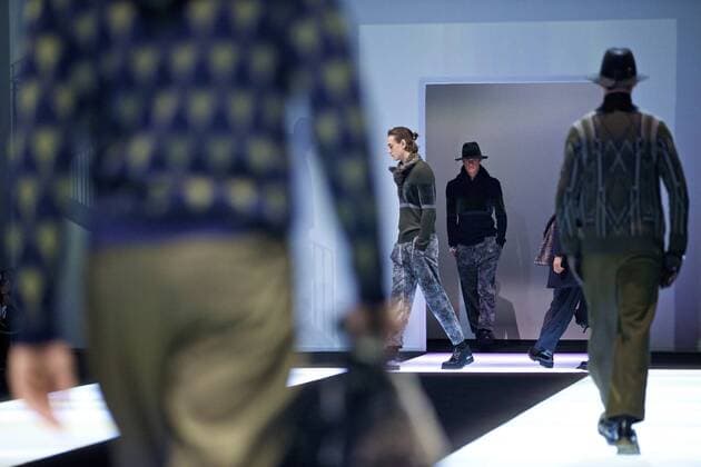 MILAN, Models present creations from the Fall Winter 2017 18 menswear collection of Emporio Armani during Milan Fashion Week in Milan, Italy, on Jan. 14, 2017. ) (zf) ITALY-MILAN-FASHION WEEK-MEN-EMPORIO ARMANI JinxYu 
