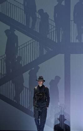 MILAN, A model presents a creation from the Fall Winter 2017 18 menswear collection of Emporio Armani during Milan Fashion Week in Milan, Italy, on Jan. 14, 2017. ) (zf) ITALY-MILAN-FASHION WEEK-MEN-EMPORIO ARMANI JinxYu 