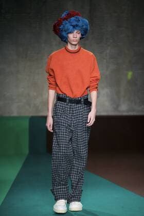 MILAN, A model presents a creation from the Fall Winter 2017 18 menswear collection of Marni during Milan Fashion Week in Milan, Italy, on Jan. 14, 2017. ) (zf) ITALY-MILAN-FASHION WEEK-MEN-MARNI JinxYu 