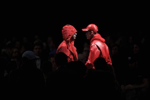 MILAN, Models present creations from the Fall Winter 2017 18 menswear collection of Versace during Milan Fashion Week in Milan, Italy, on Jan. 14, 2017. ) (zf) ITALY-MILAN-FASHION WEEK-MEN-VERSACE JinxYu 