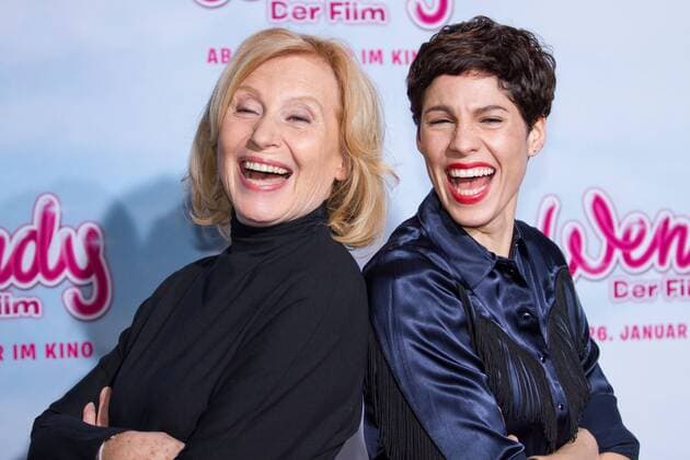 Maren Kroymann, Jasmin Gerat bei der Premiere - Wendy - am 15.01.2017 im Cinedom Kino in Köln. Premiere - Wendy -