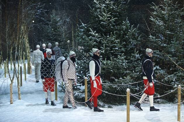 (170116) -- MILAN, Jan. 15, 2017 -- Models present creations from the Fall Winter 2017 18 menswear collection of Moncler Gamme Bleu during Milan Fashion Week in Milan, Italy, on Jan. 15, 2017. ) (yk) ITALY-MILAN-FASHION WEEK-MEN-MONCLER GAMME BLEU JinxYu 