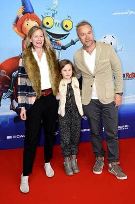 Katharina Schwarz mit Ehemann Thomas Darchinger und Tochter Rosalie bei der Premiere des Kinofilms Ritter Rost 2 - Das Schrottkomplott im Mathäser Filmpalast in München, 15.01.2017 Foto:xP.xSchönbergerx xFuturexImage
